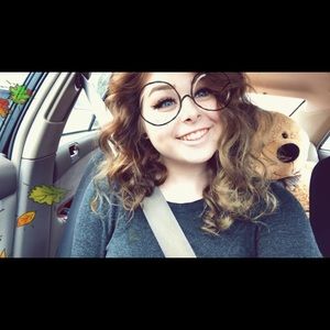 Meet your Posher, Jasmine